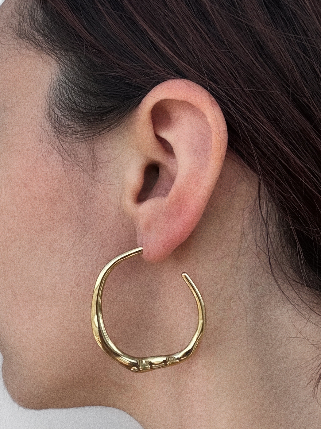 Main Character Hoops Gold